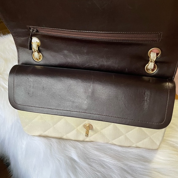 -sold on Instagram- Chanel double flap medium - Picture 10 of 15
